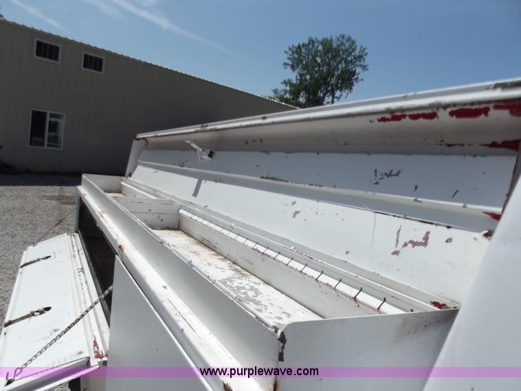 image for item C2047 1997 Ford F350 service truck