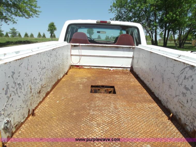 image for item C2047 1997 Ford F350 service truck