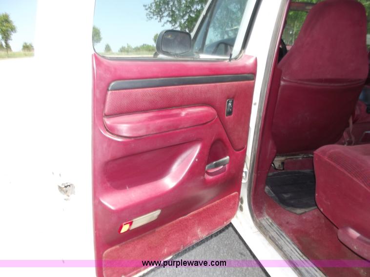 image for item C2047 1997 Ford F350 service truck