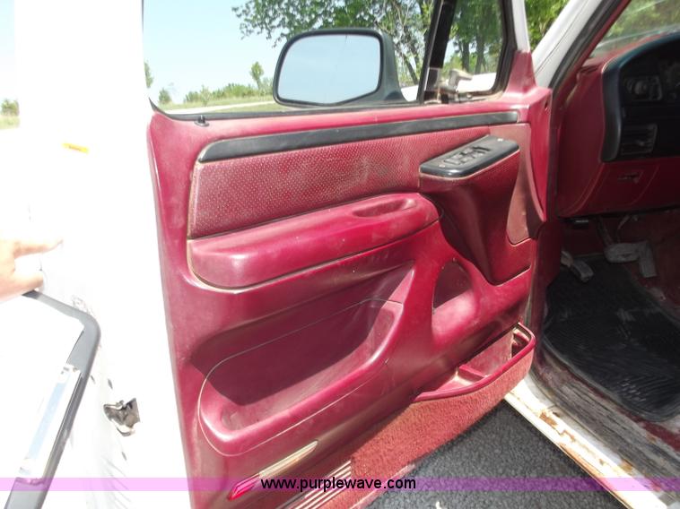 image for item C2047 1997 Ford F350 service truck