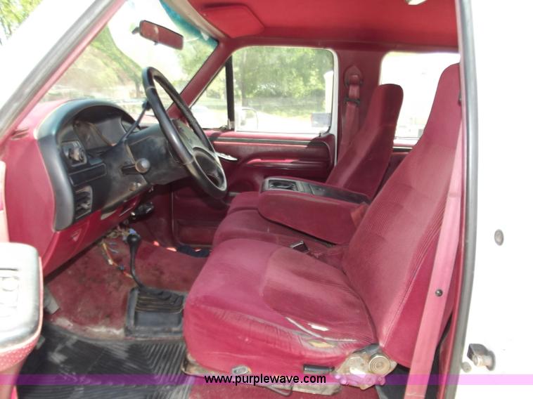 image for item C2047 1997 Ford F350 service truck