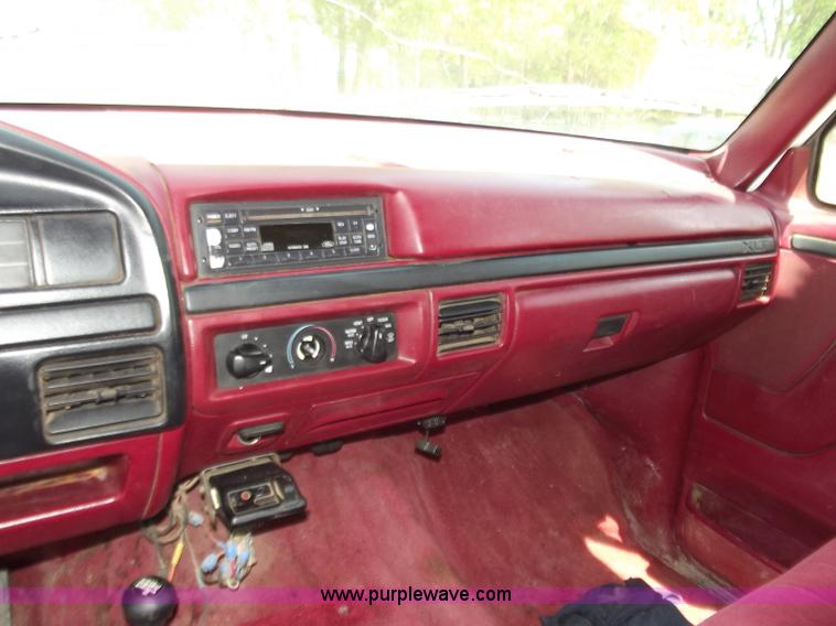 image for item C2047 1997 Ford F350 service truck