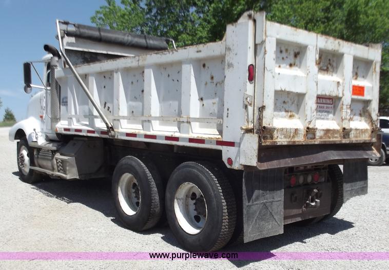 image for item C2049 1993 International 9400 6x4 SBA dump truck