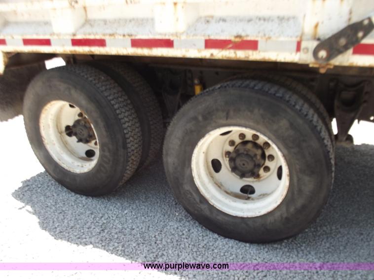 image for item C2049 1993 International 9400 6x4 SBA dump truck