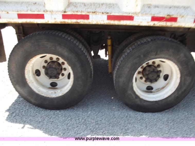 image for item C2049 1993 International 9400 6x4 SBA dump truck