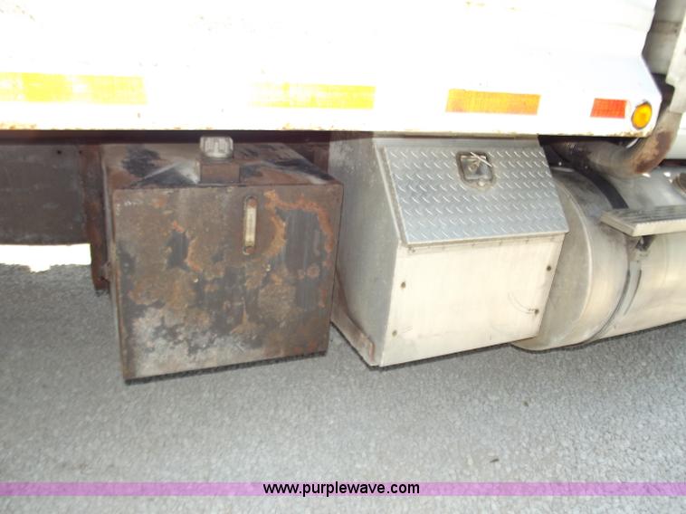 image for item C2049 1993 International 9400 6x4 SBA dump truck