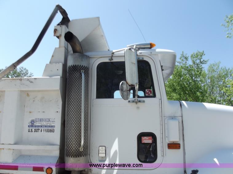 image for item C2049 1993 International 9400 6x4 SBA dump truck