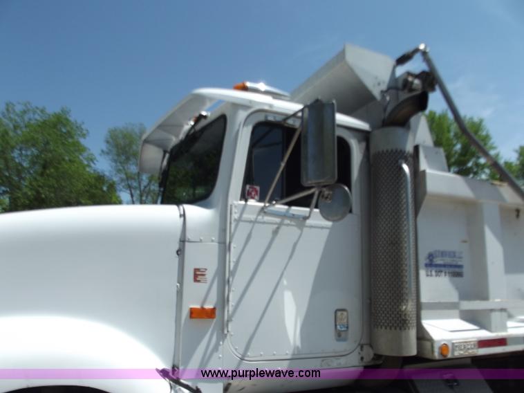 image for item C2049 1993 International 9400 6x4 SBA dump truck