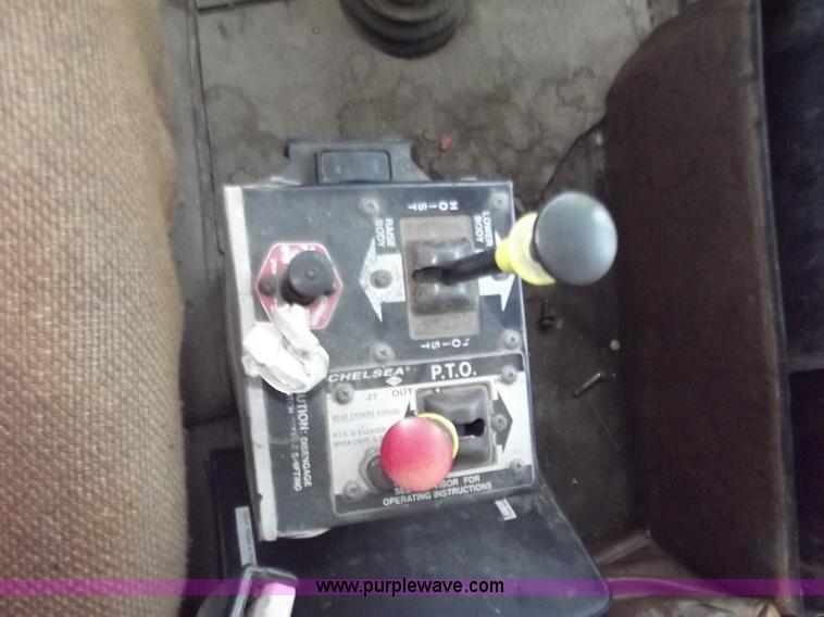 image for item C2049 1993 International 9400 6x4 SBA dump truck