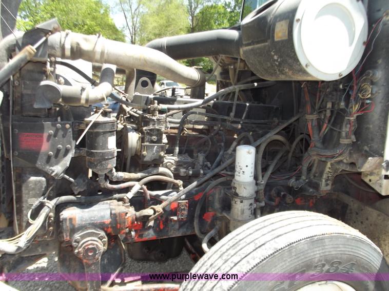 image for item C2049 1993 International 9400 6x4 SBA dump truck