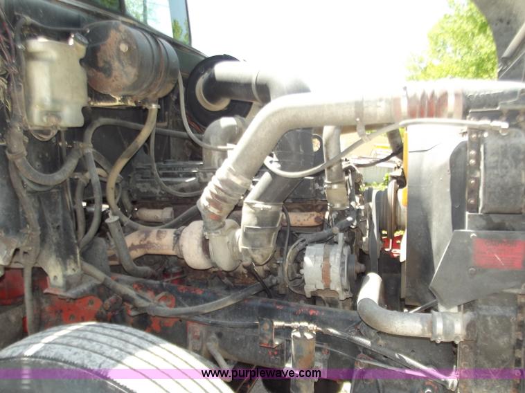 image for item C2049 1993 International 9400 6x4 SBA dump truck