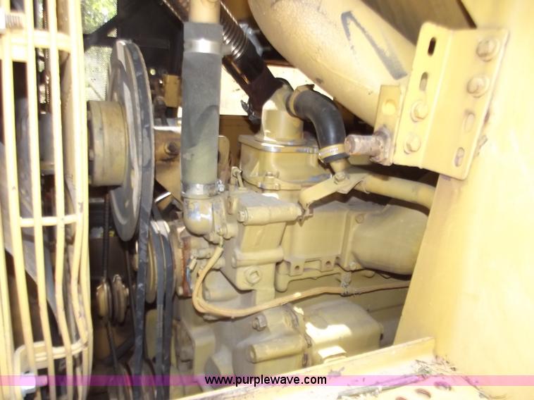 image for item C2071 1987 Caterpillar 943 track loader