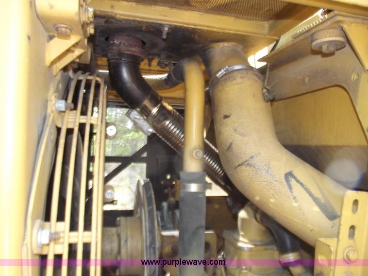 image for item C2071 1987 Caterpillar 943 track loader