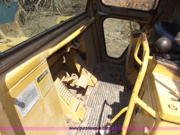 image for item C2071 1987 Caterpillar 943 track loader