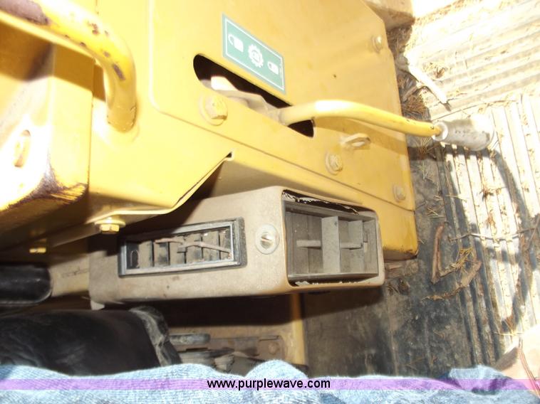 image for item C2071 1987 Caterpillar 943 track loader