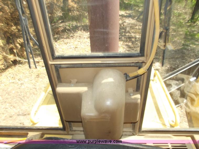 image for item C2071 1987 Caterpillar 943 track loader