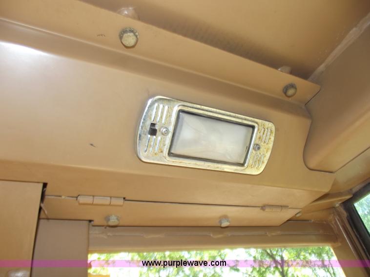 image for item C2071 1987 Caterpillar 943 track loader