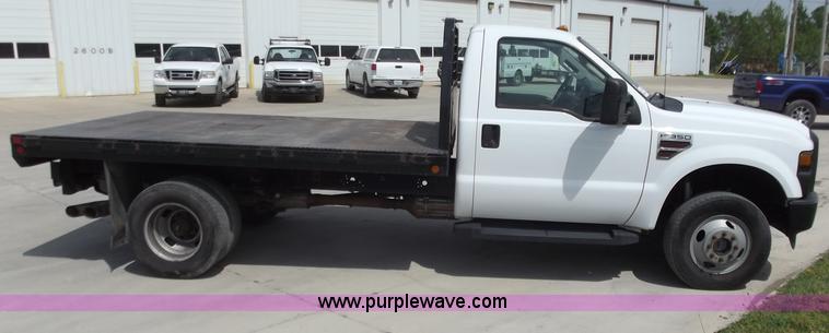 image for item C2075 2009 Ford F350 XL Super Duty flatbed pickup truck
