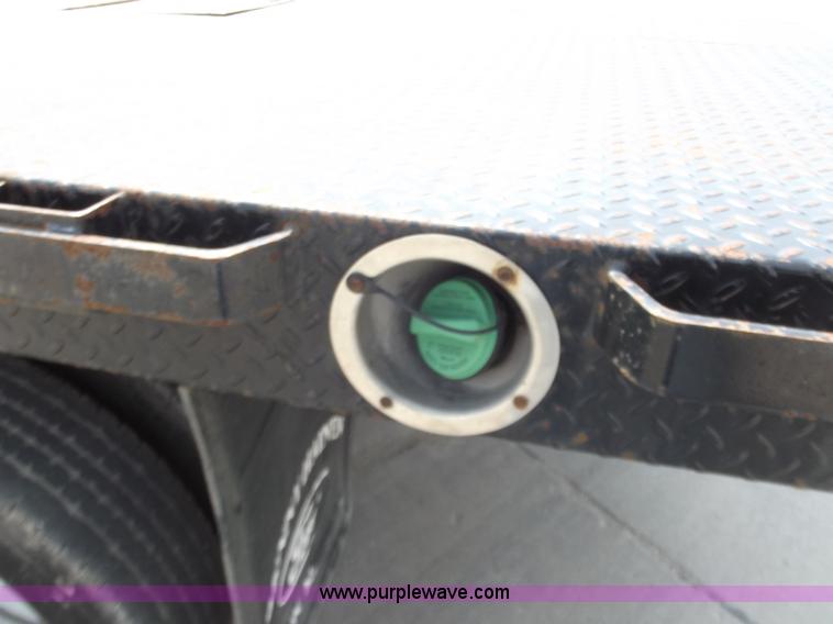 image for item C2075 2009 Ford F350 XL Super Duty flatbed pickup truck