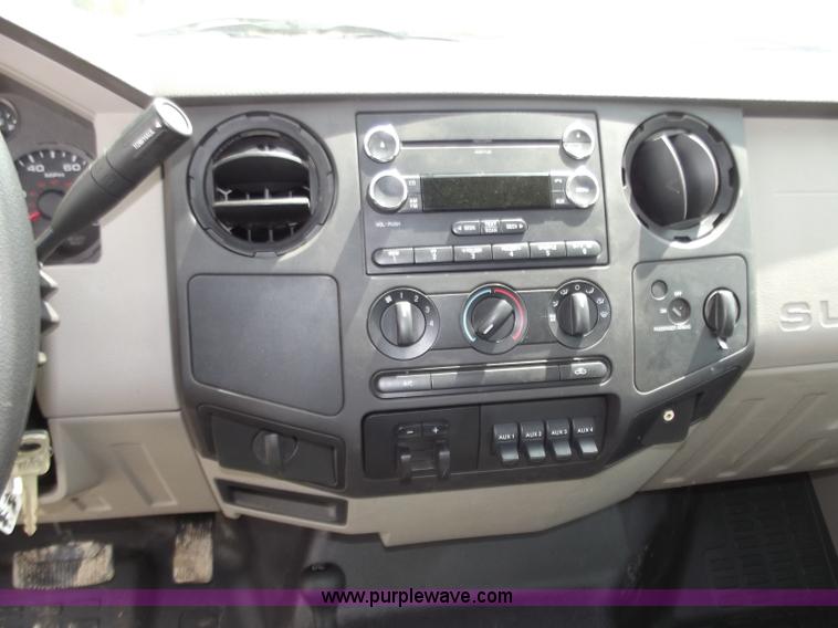 image for item C2075 2009 Ford F350 XL Super Duty flatbed pickup truck