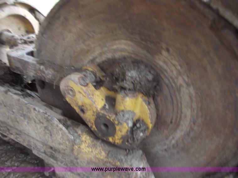 image for item C2114 Caterpillar 963 track loader