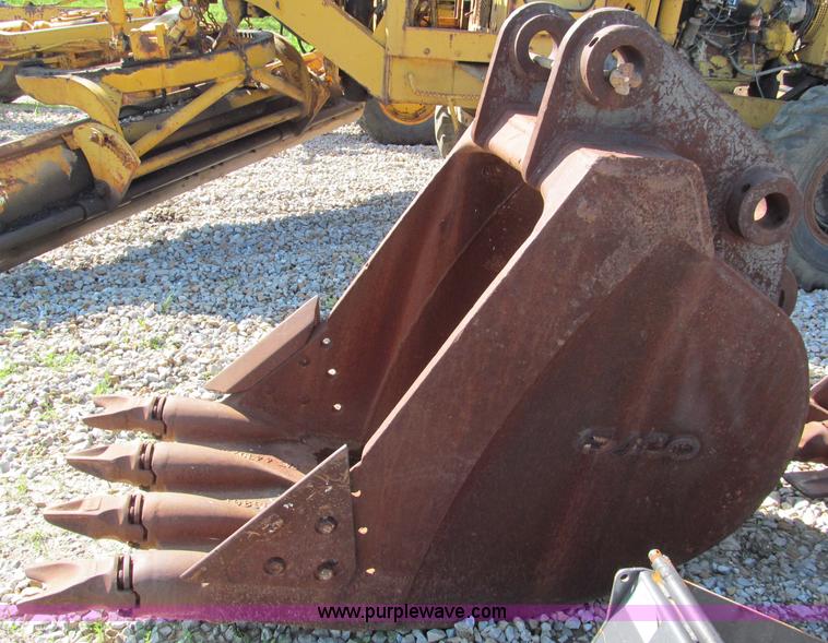 image for item C2122 ESCO 34" bucket