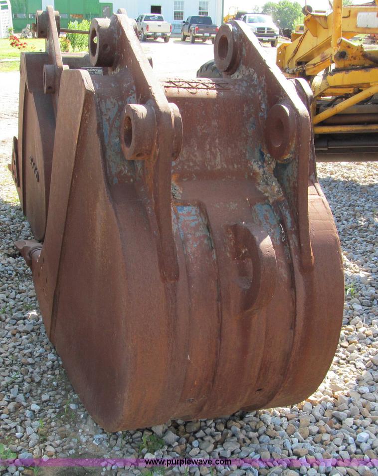 image for item C2123 32" bucket