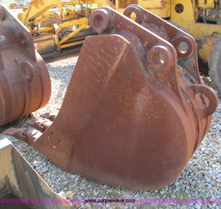 image for item C2123 32" bucket