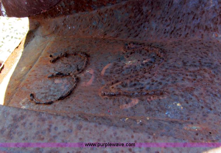 image for item C2123 32" bucket