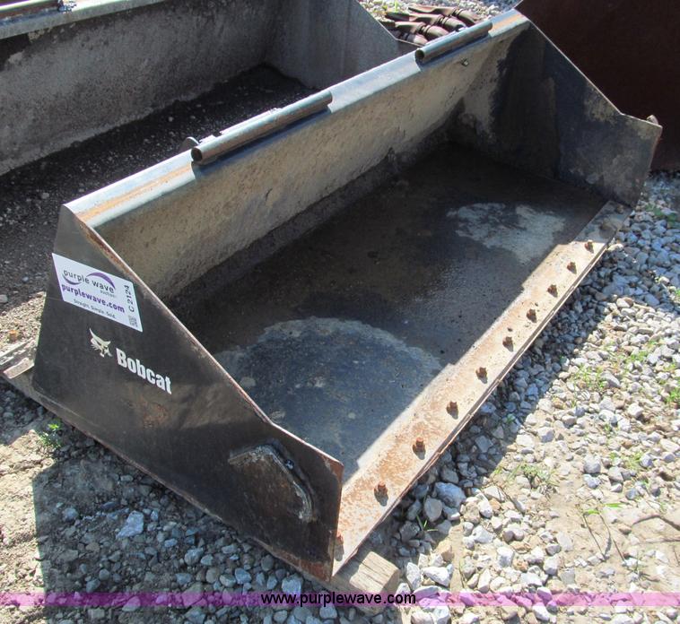 2008 72" smooth Bobcat skid steer bucket in Kansas City, MO Item C2124 sold Purple Wave