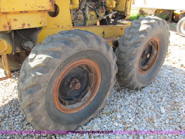 image for item C2129 Galion 118 motor grader