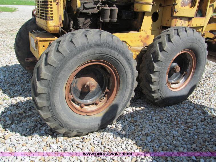 image for item C2129 Galion 118 motor grader