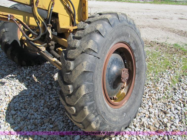 image for item C2129 Galion 118 motor grader
