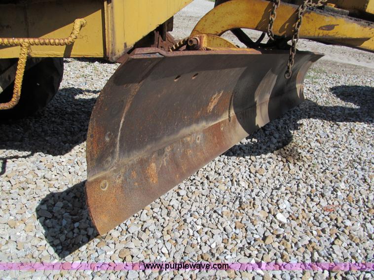 image for item C2129 Galion 118 motor grader
