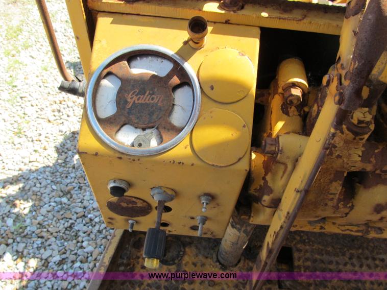 image for item C2129 Galion 118 motor grader