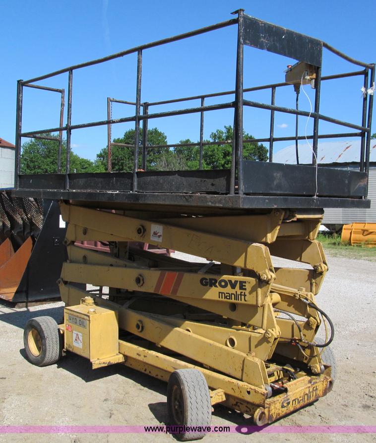 image for item C2143 Grove 3270 electric scissor lift