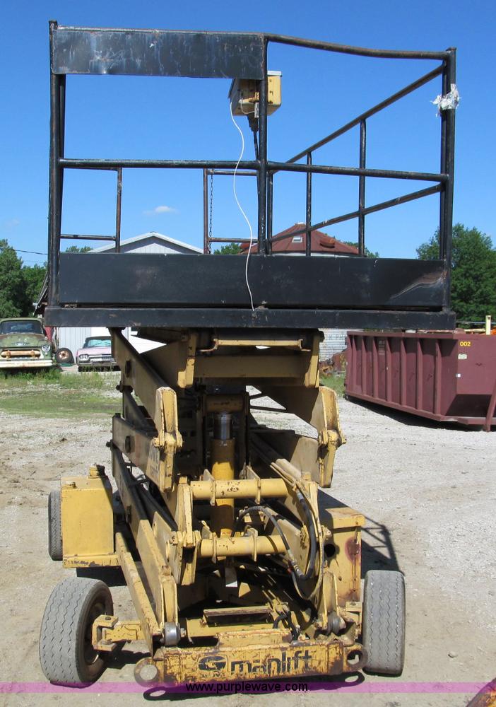 image for item C2143 Grove 3270 electric scissor lift