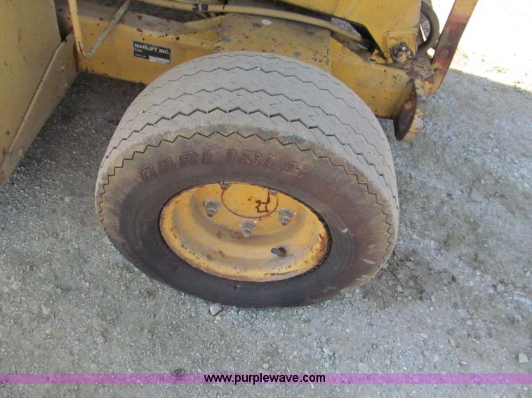 image for item C2143 Grove 3270 electric scissor lift