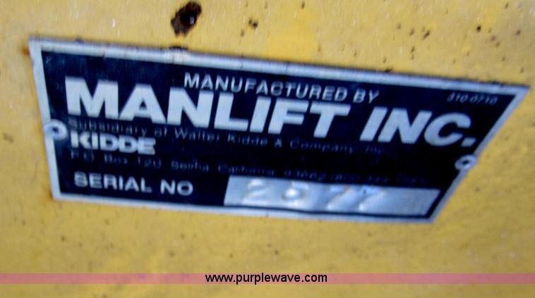 image for item C2143 Grove 3270 electric scissor lift