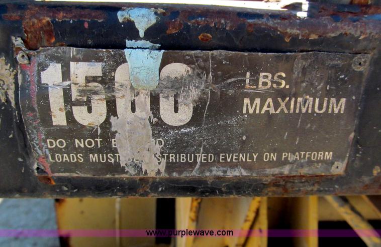 image for item C2143 Grove 3270 electric scissor lift