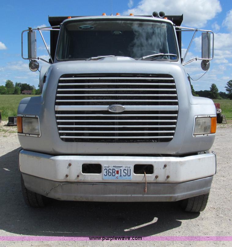 image for item C2502 1994 Ford Aero Max L9000 dump truck