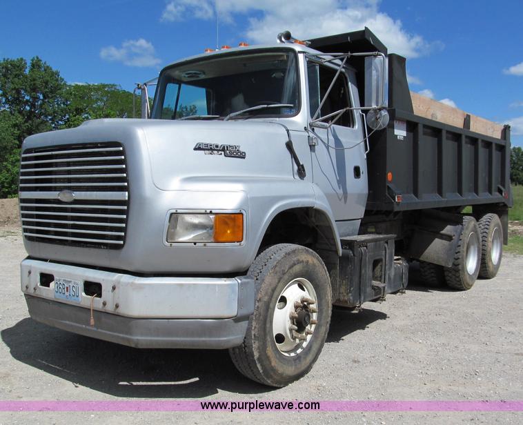 image for item C2502 1994 Ford Aero Max L9000 dump truck