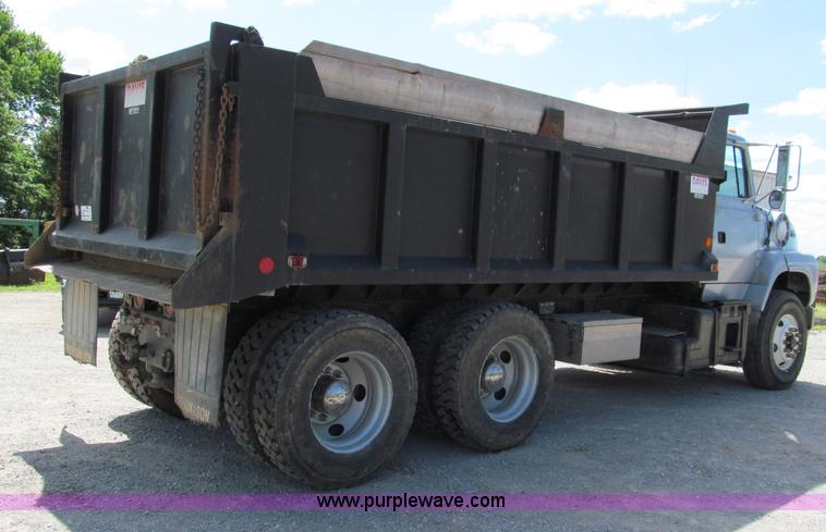 image for item C2502 1994 Ford Aero Max L9000 dump truck