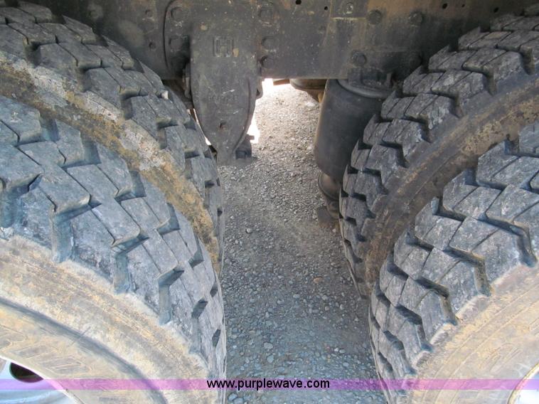 image for item C2502 1994 Ford Aero Max L9000 dump truck