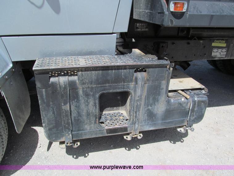 image for item C2502 1994 Ford Aero Max L9000 dump truck