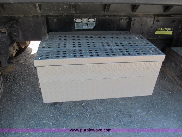 image for item C2502 1994 Ford Aero Max L9000 dump truck