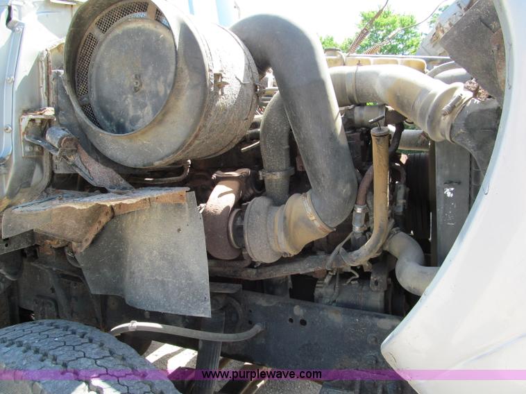 image for item C2502 1994 Ford Aero Max L9000 dump truck