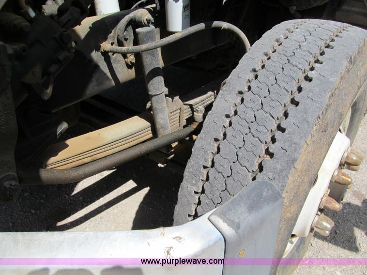 image for item C2502 1994 Ford Aero Max L9000 dump truck