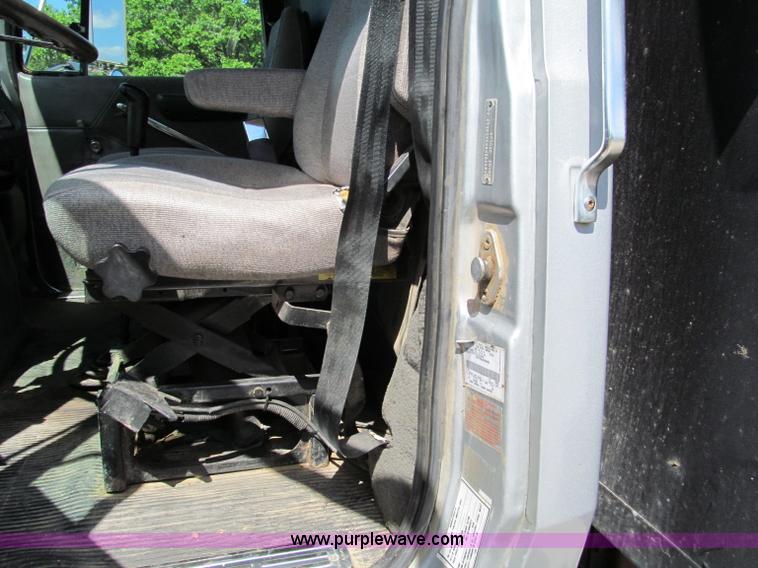 image for item C2502 1994 Ford Aero Max L9000 dump truck