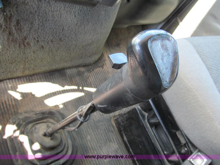 image for item C2502 1994 Ford Aero Max L9000 dump truck